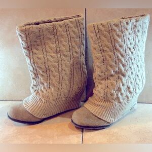 Hardly worn . Steve Madden sweater wedge boot.